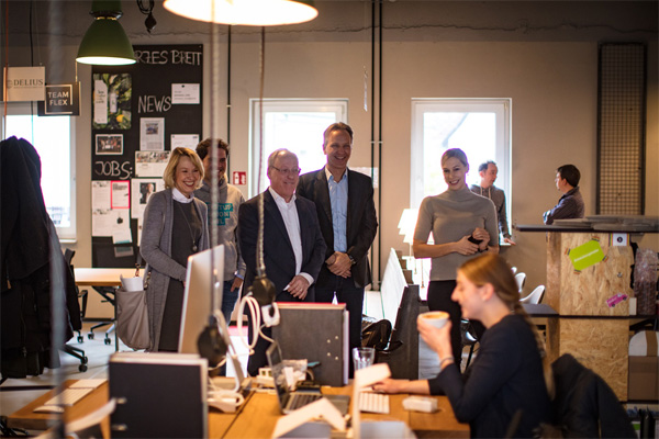 Brigitte Meier (WEGE), Alexander Rüsing (Founders Foundation), Oberbürgermeister Pit Clausen, Andreas von Estorff (Pioneers Club) und Britta Herbst (Pioneers Club)